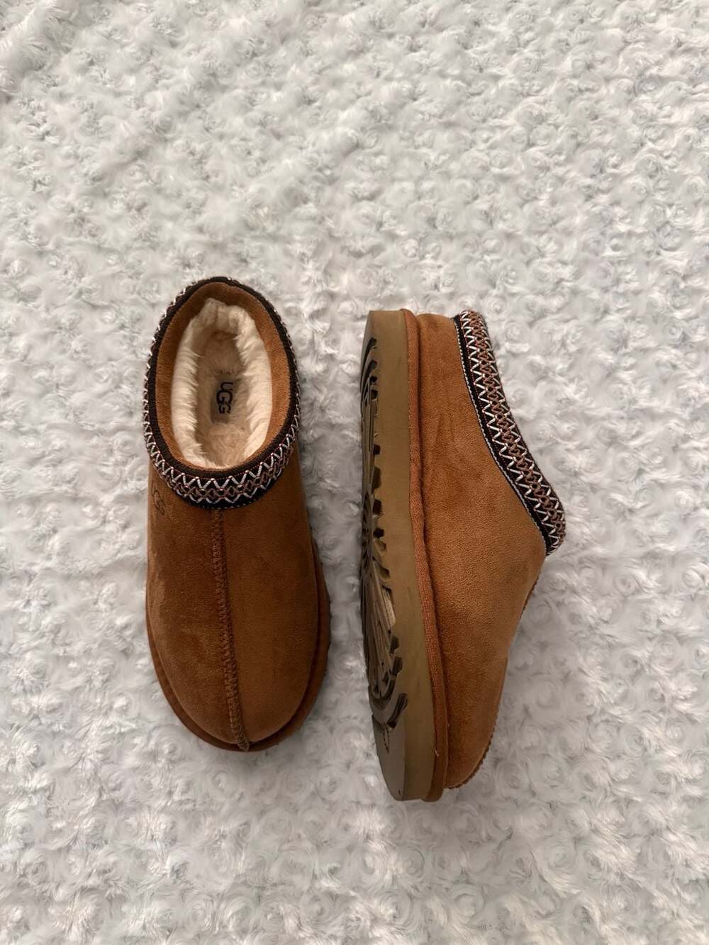 UGG Tasman Slipper in Chestnut